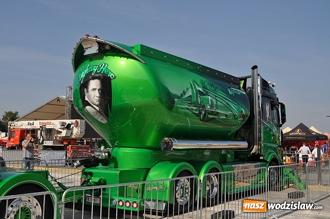 Zdjęcie w galerii na portalu naszwodzislaw.com: Mimo pogody w kratkę tysiące fanów na zlocie Master Truck 2015  wiadomości z regionu