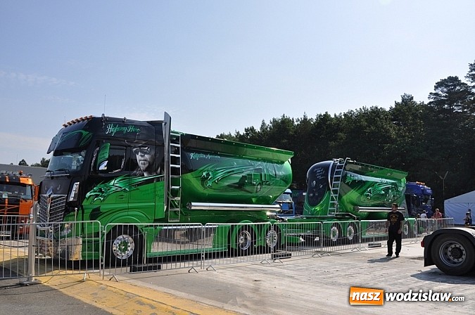 Zdjęcie w galerii na portalu naszwodzislaw.com: Mimo pogody w kratkę tysiące fanów na zlocie Master Truck 2015  wiadomości z regionu