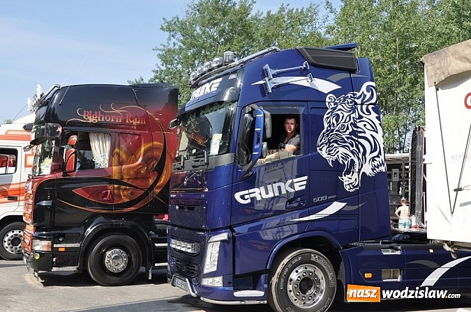 Zdjęcie w galerii na portalu naszwodzislaw.com: Mimo pogody w kratkę tysiące fanów na zlocie Master Truck 2015  wiadomości z regionu