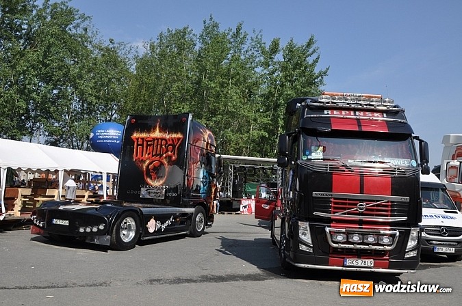 Zdjęcie w galerii na portalu naszwodzislaw.com: Mimo pogody w kratkę tysiące fanów na zlocie Master Truck 2015  wiadomości z regionu