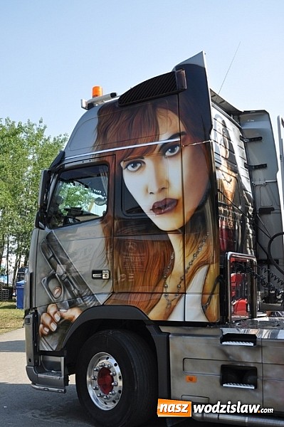 Zdjęcie w galerii na portalu naszwodzislaw.com: Mimo pogody w kratkę tysiące fanów na zlocie Master Truck 2015  wiadomości z regionu