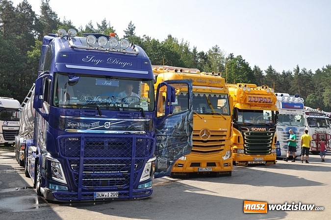 Zdjęcie w galerii na portalu naszwodzislaw.com: Mimo pogody w kratkę tysiące fanów na zlocie Master Truck 2015  wiadomości z regionu
