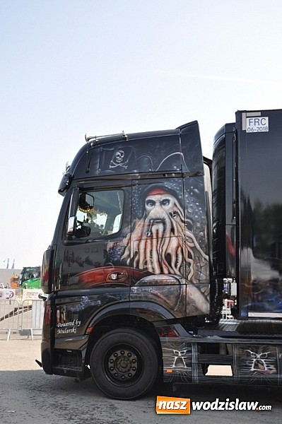 Zdjęcie w galerii na portalu naszwodzislaw.com: Mimo pogody w kratkę tysiące fanów na zlocie Master Truck 2015  wiadomości z regionu