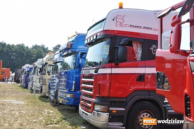 Zdjęcie w galerii na portalu naszwodzislaw.com: Mimo pogody w kratkę tysiące fanów na zlocie Master Truck 2015  wiadomości z regionu