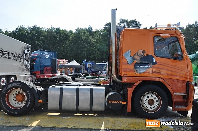 Zdjęcie w galerii na portalu naszwodzislaw.com: Mimo pogody w kratkę tysiące fanów na zlocie Master Truck 2015  wiadomości z regionu