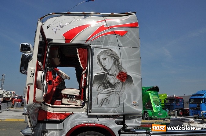 Zdjęcie w galerii na portalu naszwodzislaw.com: Mimo pogody w kratkę tysiące fanów na zlocie Master Truck 2015  wiadomości z regionu