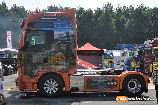 Zdjęcie w galerii na portalu naszwodzislaw.com: Mimo pogody w kratkę tysiące fanów na zlocie Master Truck 2015  wiadomości z regionu