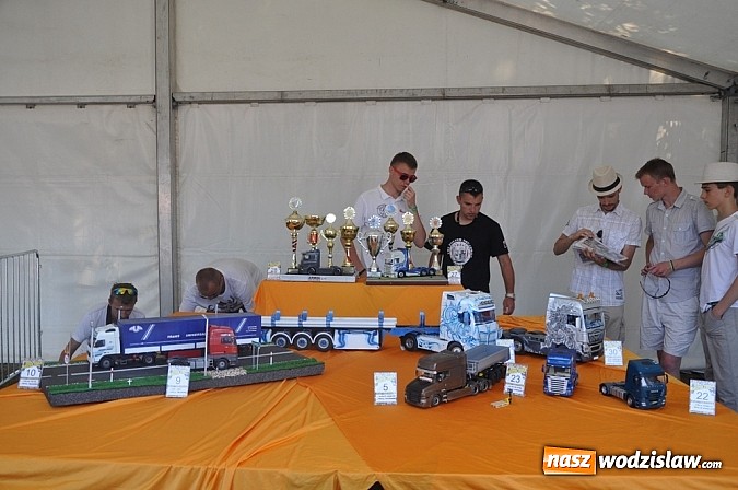 Zdjęcie w galerii na portalu naszwodzislaw.com: Mimo pogody w kratkę tysiące fanów na zlocie Master Truck 2015  wiadomości z regionu