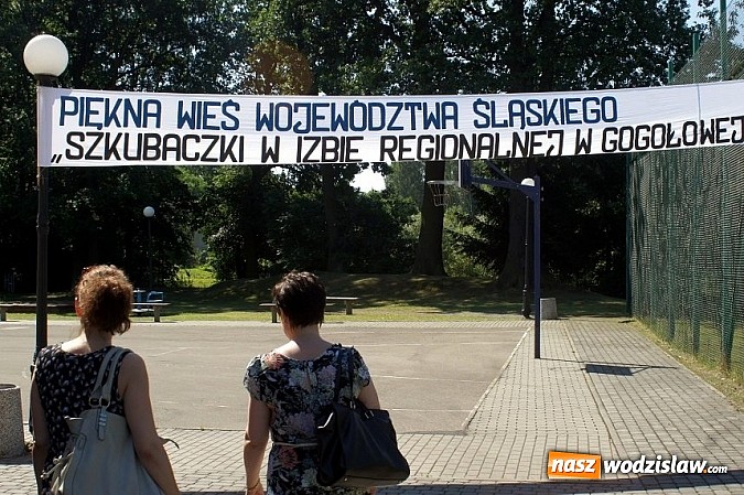 Zdjęcie w galerii na portalu naszwodzislaw.com: Piękna Wieś Województwa Śląskiego: panie z Gogołowej zaprezentowały szkubaczki wiadomości z regionu
