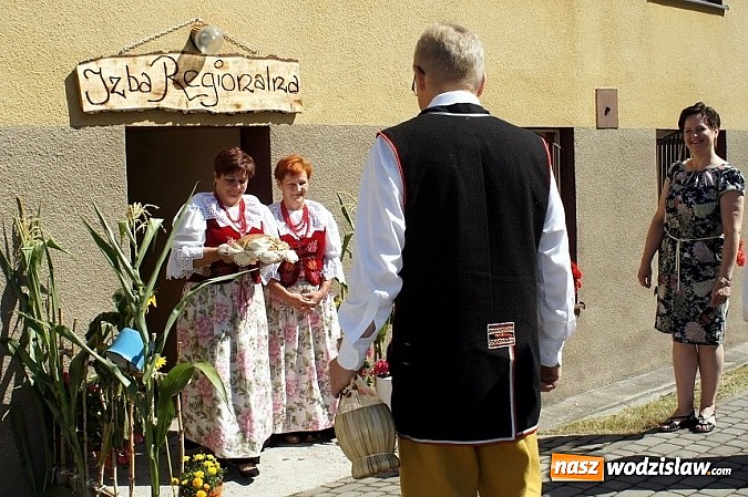 Zdjęcie w galerii na portalu naszwodzislaw.com: Piękna Wieś Województwa Śląskiego: panie z Gogołowej zaprezentowały szkubaczki wiadomości z regionu