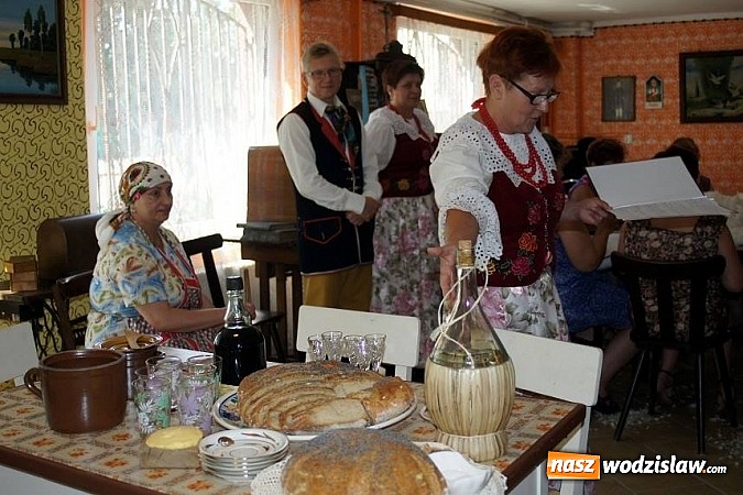 Zdjęcie w galerii na portalu naszwodzislaw.com: Piękna Wieś Województwa Śląskiego: panie z Gogołowej zaprezentowały szkubaczki wiadomości z regionu