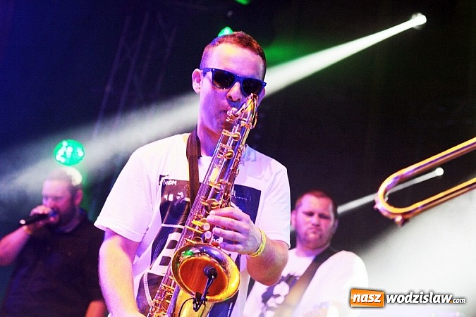 Zdjęcie w galerii na portalu naszwodzislaw.com: Mimo deszczowej pogody Wodzisław stał się Najcieplejszym Miejscem Na Ziemi wiadomości z regionu