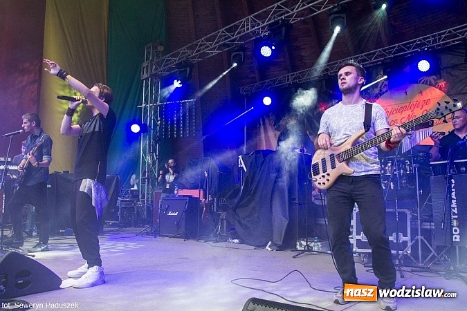 Zdjęcie w galerii na portalu naszwodzislaw.com: Mimo deszczowej pogody Wodzisław stał się Najcieplejszym Miejscem Na Ziemi wiadomości z regionu