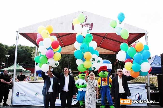 Zdjęcie w galerii na portalu naszwodzislaw.com: Mieszkańcy Wodzisławia wreszcie się doczekali. Dzisiaj uroczyście otwarto Rodzinny Park Rozrywki wiadomości z regionu