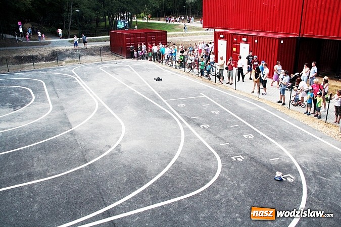 Zdjęcie w galerii na portalu naszwodzislaw.com: Mieszkańcy Wodzisławia wreszcie się doczekali. Dzisiaj uroczyście otwarto Rodzinny Park Rozrywki wiadomości z regionu