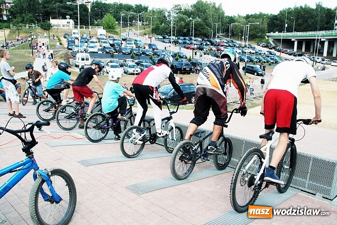 Zdjęcie w galerii na portalu naszwodzislaw.com: Mieszkańcy Wodzisławia wreszcie się doczekali. Dzisiaj uroczyście otwarto Rodzinny Park Rozrywki wiadomości z regionu