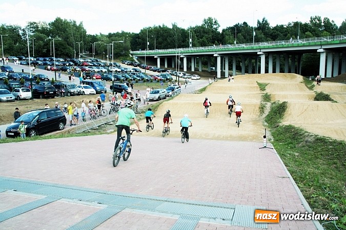 Zdjęcie w galerii na portalu naszwodzislaw.com: Mieszkańcy Wodzisławia wreszcie się doczekali. Dzisiaj uroczyście otwarto Rodzinny Park Rozrywki wiadomości z regionu