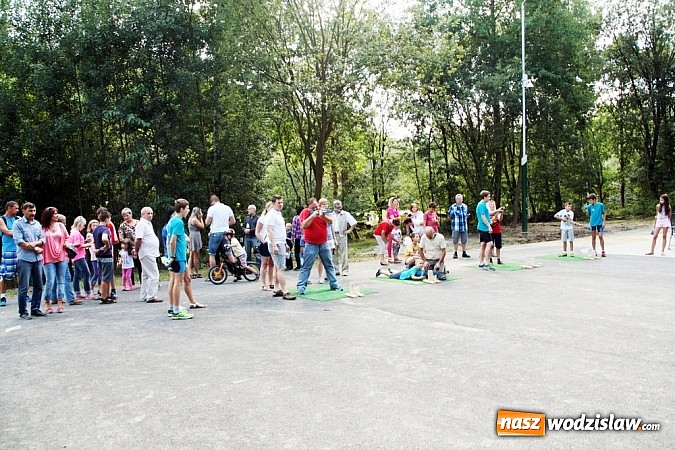 Zdjęcie w galerii na portalu naszwodzislaw.com: Mieszkańcy Wodzisławia wreszcie się doczekali. Dzisiaj uroczyście otwarto Rodzinny Park Rozrywki wiadomości z regionu