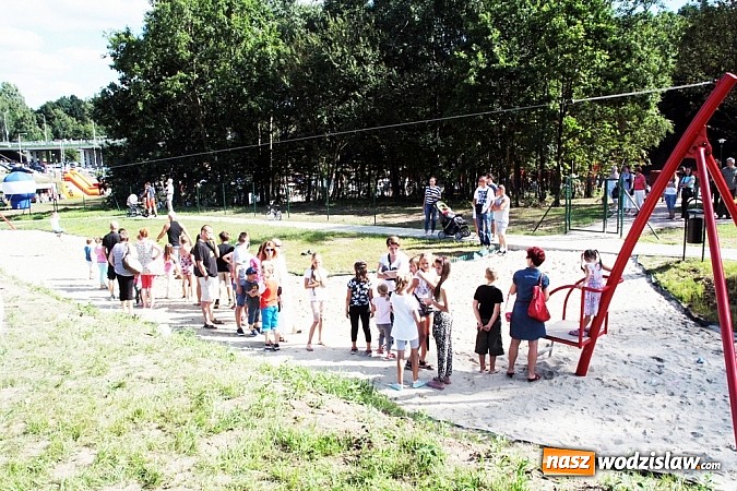 Zdjęcie w galerii na portalu naszwodzislaw.com: Mieszkańcy Wodzisławia wreszcie się doczekali. Dzisiaj uroczyście otwarto Rodzinny Park Rozrywki wiadomości z regionu