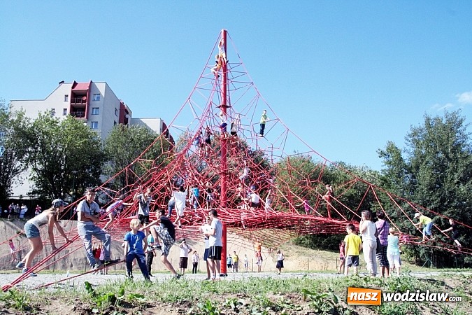 Zdjęcie w galerii na portalu naszwodzislaw.com: Mieszkańcy Wodzisławia wreszcie się doczekali. Dzisiaj uroczyście otwarto Rodzinny Park Rozrywki wiadomości z regionu