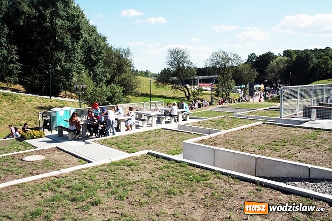 Zdjęcie w galerii na portalu naszwodzislaw.com: Mieszkańcy Wodzisławia wreszcie się doczekali. Dzisiaj uroczyście otwarto Rodzinny Park Rozrywki wiadomości z regionu