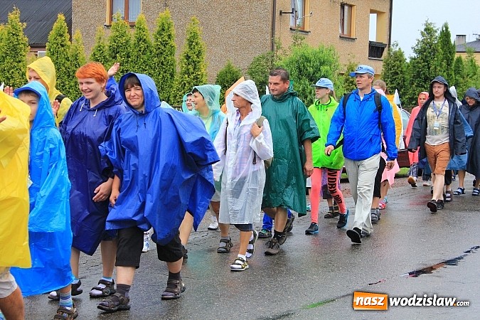 Zdjęcie w galerii na portalu naszwodzislaw.com: Pielgrzymi z Lubomi już w drodze na Jasną Górę wiadomości z regionu