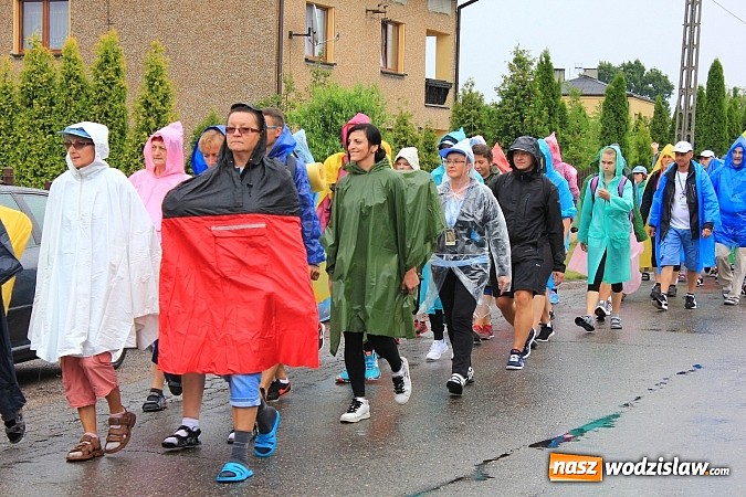 Zdjęcie w galerii na portalu naszwodzislaw.com: Pielgrzymi z Lubomi już w drodze na Jasną Górę wiadomości z regionu