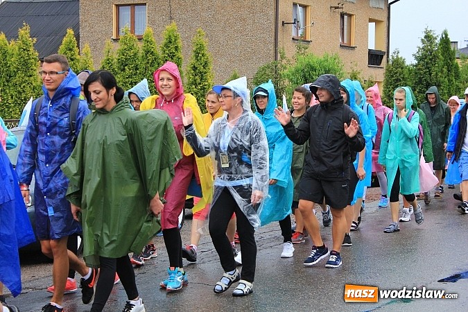 Zdjęcie w galerii na portalu naszwodzislaw.com: Pielgrzymi z Lubomi już w drodze na Jasną Górę wiadomości z regionu