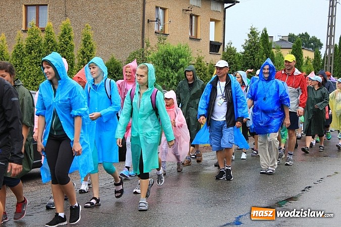 Zdjęcie w galerii na portalu naszwodzislaw.com: Pielgrzymi z Lubomi już w drodze na Jasną Górę wiadomości z regionu