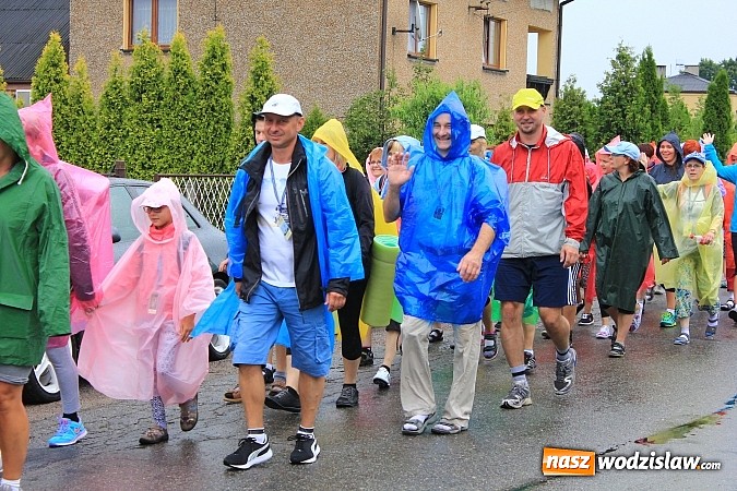 Zdjęcie w galerii na portalu naszwodzislaw.com: Pielgrzymi z Lubomi już w drodze na Jasną Górę wiadomości z regionu