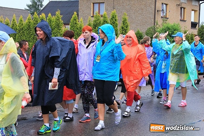 Zdjęcie w galerii na portalu naszwodzislaw.com: Pielgrzymi z Lubomi już w drodze na Jasną Górę wiadomości z regionu