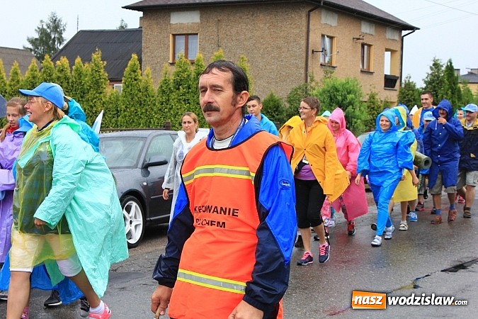 Zdjęcie w galerii na portalu naszwodzislaw.com: Pielgrzymi z Lubomi już w drodze na Jasną Górę wiadomości z regionu