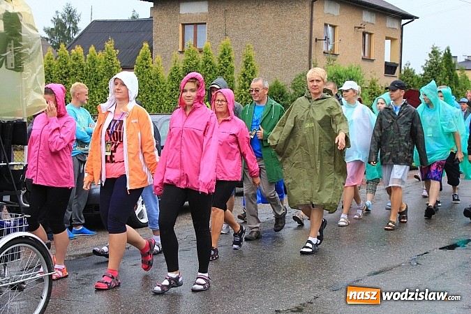 Zdjęcie w galerii na portalu naszwodzislaw.com: Pielgrzymi z Lubomi już w drodze na Jasną Górę wiadomości z regionu