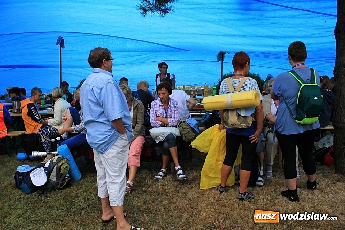 Zdjęcie w galerii na portalu naszwodzislaw.com: Pielgrzymi z Lubomi już w drodze na Jasną Górę wiadomości z regionu