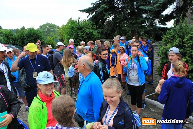 Zdjęcie w galerii na portalu naszwodzislaw.com: Pielgrzymi z Lubomi już w drodze na Jasną Górę wiadomości z regionu