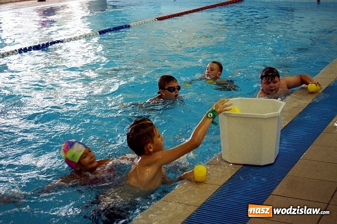Zdjęcie w galerii na portalu naszwodzislaw.com: II Dzień Sportu i Aktywnego Wypoczynku - szaleństwa na basenie w Połomi wiadomości z regionu