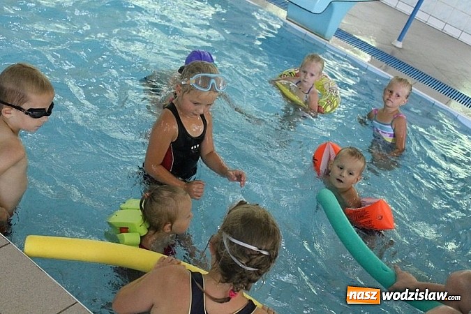 Zdjęcie w galerii na portalu naszwodzislaw.com: II Dzień Sportu i Aktywnego Wypoczynku - szaleństwa na basenie w Połomi wiadomości z regionu
