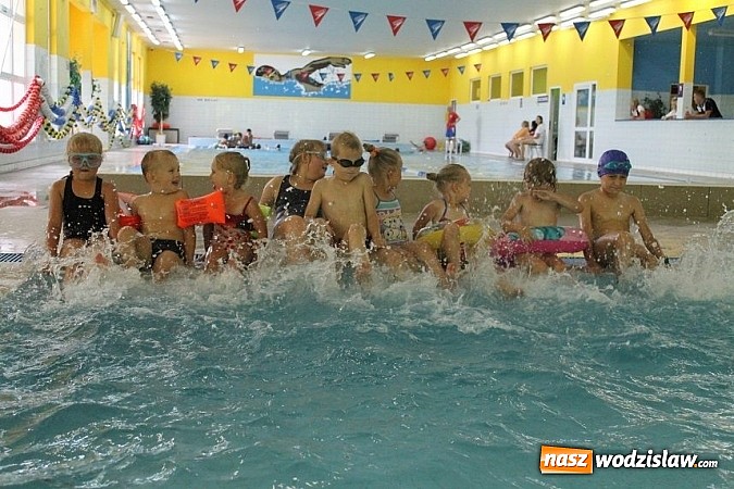 Zdjęcie w galerii na portalu naszwodzislaw.com: II Dzień Sportu i Aktywnego Wypoczynku - szaleństwa na basenie w Połomi wiadomości z regionu