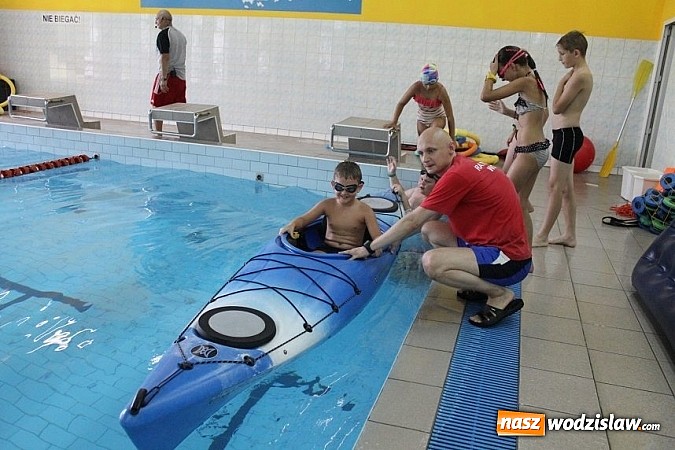 Zdjęcie w galerii na portalu naszwodzislaw.com: II Dzień Sportu i Aktywnego Wypoczynku - szaleństwa na basenie w Połomi wiadomości z regionu