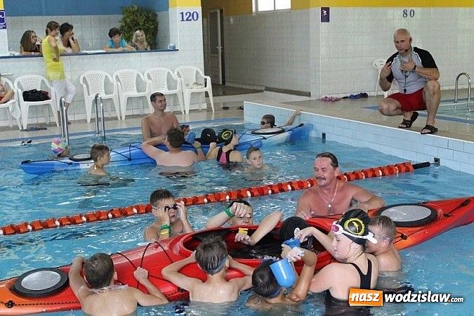 Zdjęcie w galerii na portalu naszwodzislaw.com: II Dzień Sportu i Aktywnego Wypoczynku - szaleństwa na basenie w Połomi wiadomości z regionu