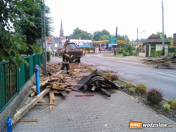 Zdjęcie w galerii na portalu naszwodzislaw.com: Strażacy podsumowali skutki sobotniej wichury. Łącznie interweniowali 161 razy  wiadomości z regionu