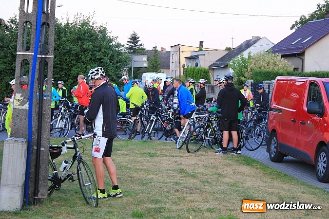 Zdjęcie w galerii na portalu naszwodzislaw.com: Rowerem z Lubomi na Jasną Górę wiadomości z regionu