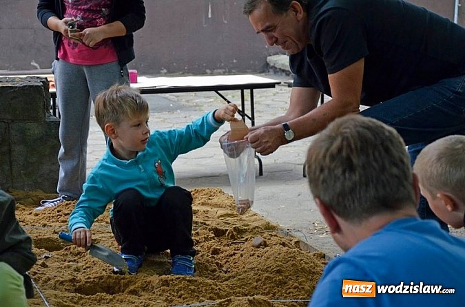 Zdjęcie w galerii na portalu naszwodzislaw.com: Warsztaty archeologiczne w wodzisławskim Muzeum wiadomości z regionu