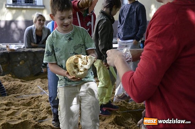 Zdjęcie w galerii na portalu naszwodzislaw.com: Warsztaty archeologiczne w wodzisławskim Muzeum wiadomości z regionu
