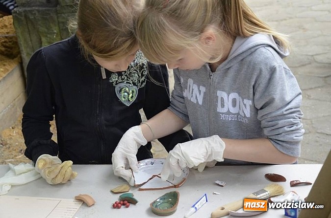 Zdjęcie w galerii na portalu naszwodzislaw.com: Warsztaty archeologiczne w wodzisławskim Muzeum wiadomości z regionu