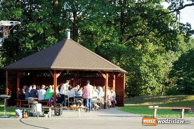 Zdjęcie w galerii na portalu naszwodzislaw.com: Gogołowscy emeryci i członkowie zespołu Adagio na wspólnym grillu wiadomości z regionu