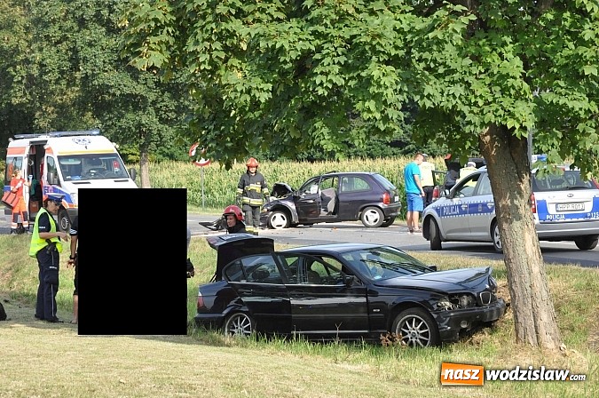Zdjęcie w galerii na portalu naszwodzislaw.com: BMW i opel - pojazdy z powiatu wodzisławskiego zderzyły się w Rzuchowie wiadomości z regionu