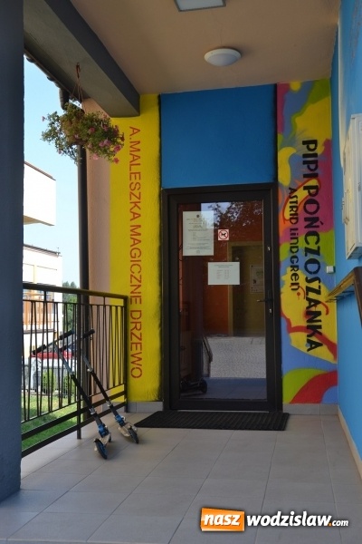 Zdjęcie w galerii na portalu naszwodzislaw.com: Jeden z najciekawszych murali w naszym regionie powstał na elewacji biblioteki miejskiej w Radlinie wiadomości z regionu