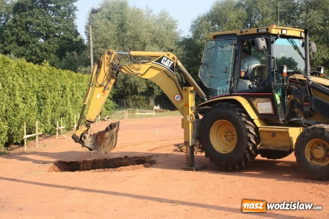 Zdjęcie w galerii na portalu naszwodzislaw.com: MOSiR: Trwa remont krytej trybuny wiadomości z regionu