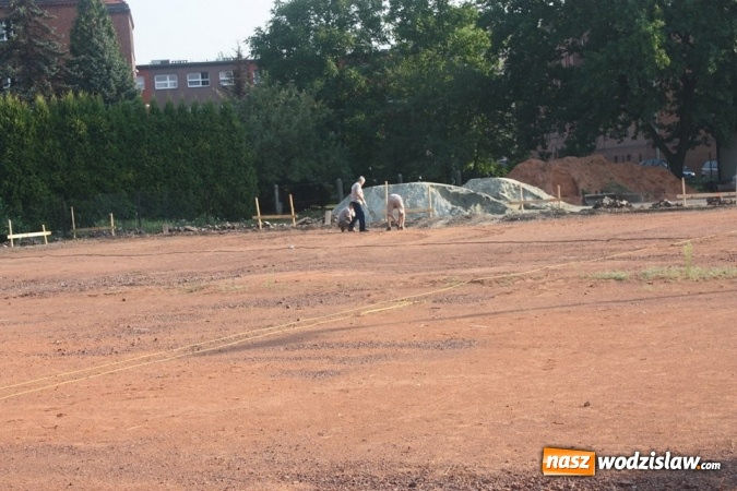 Zdjęcie w galerii na portalu naszwodzislaw.com: MOSiR: Trwa remont krytej trybuny wiadomości z regionu